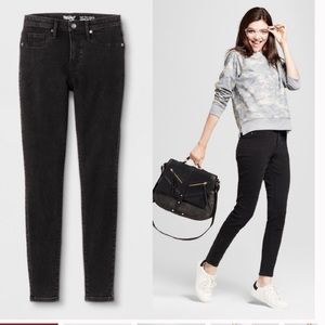 Black Mossimo High-Rise Jegging Size 16